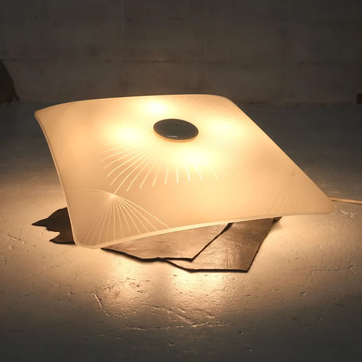 ミッドセンチュリー フロストガラス シーリングランプ 4灯