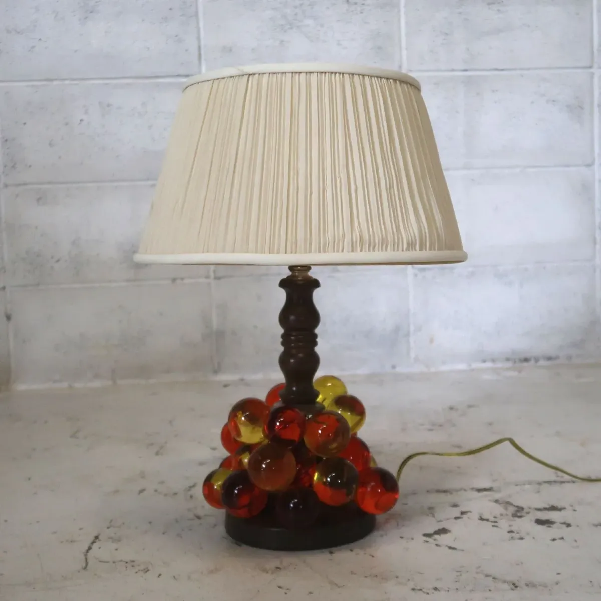 アンティーク ブドウモチーフ テーブルランプ