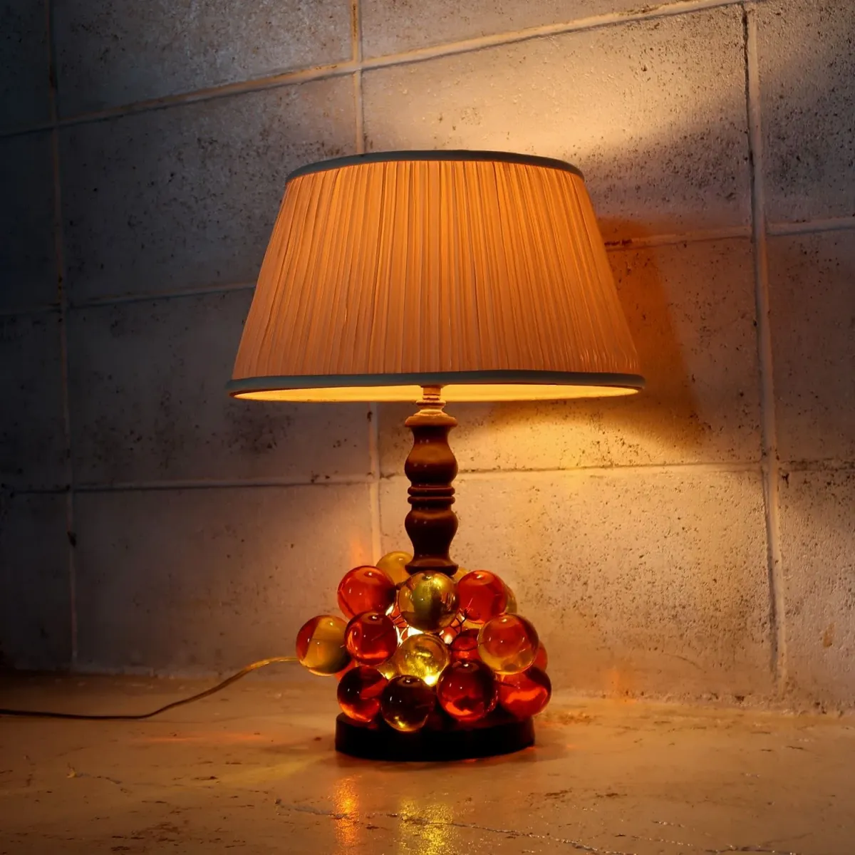 アンティーク ブドウモチーフ テーブルランプ