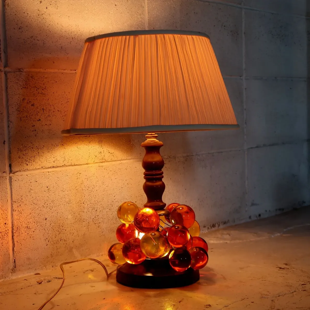 アンティーク ブドウモチーフ テーブルランプ