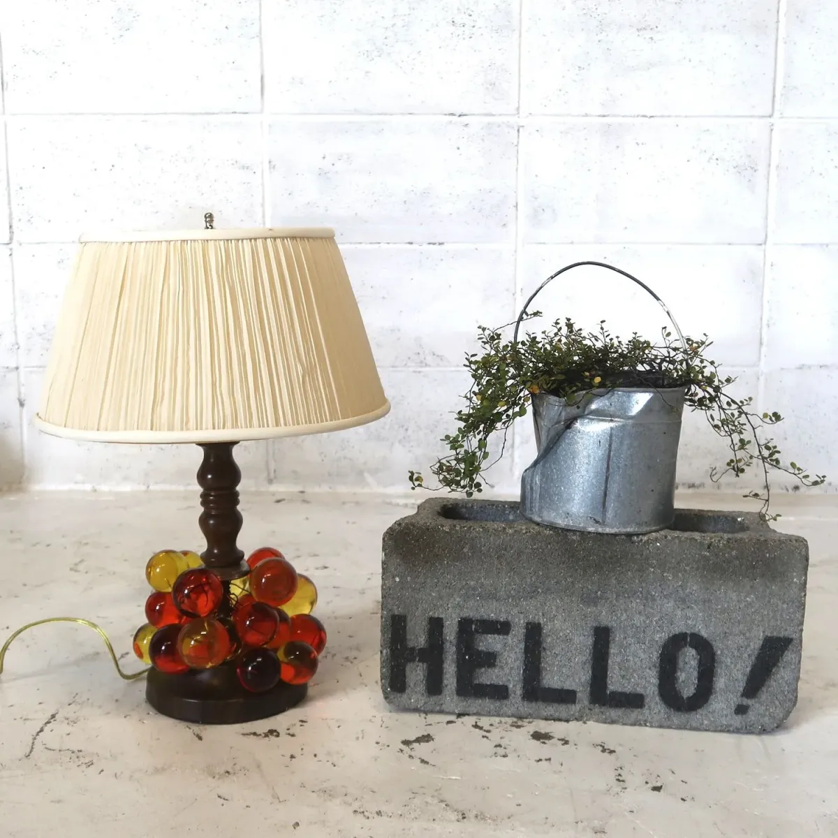 アンティーク ブドウモチーフ テーブルランプ