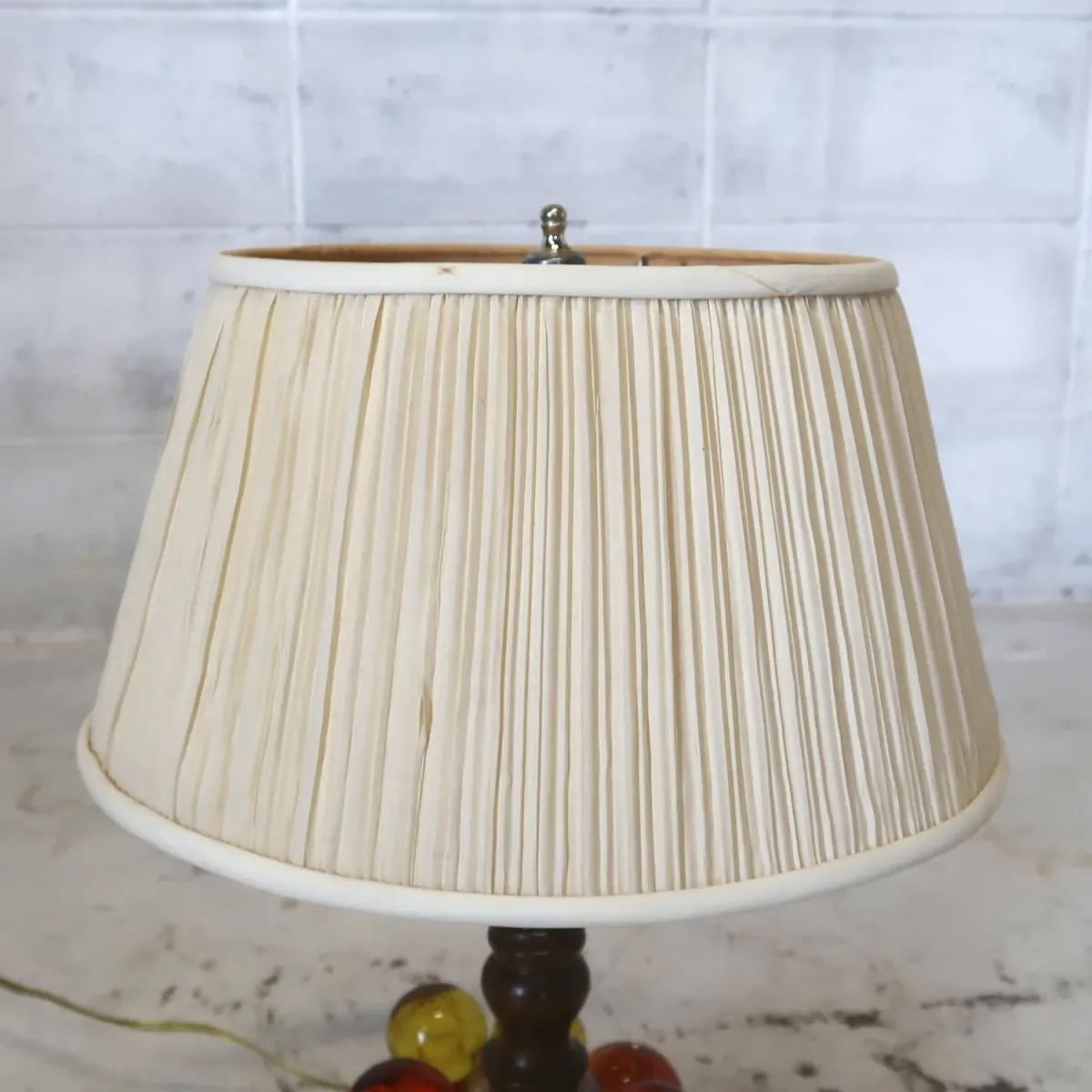 アンティーク ブドウモチーフ テーブルランプ