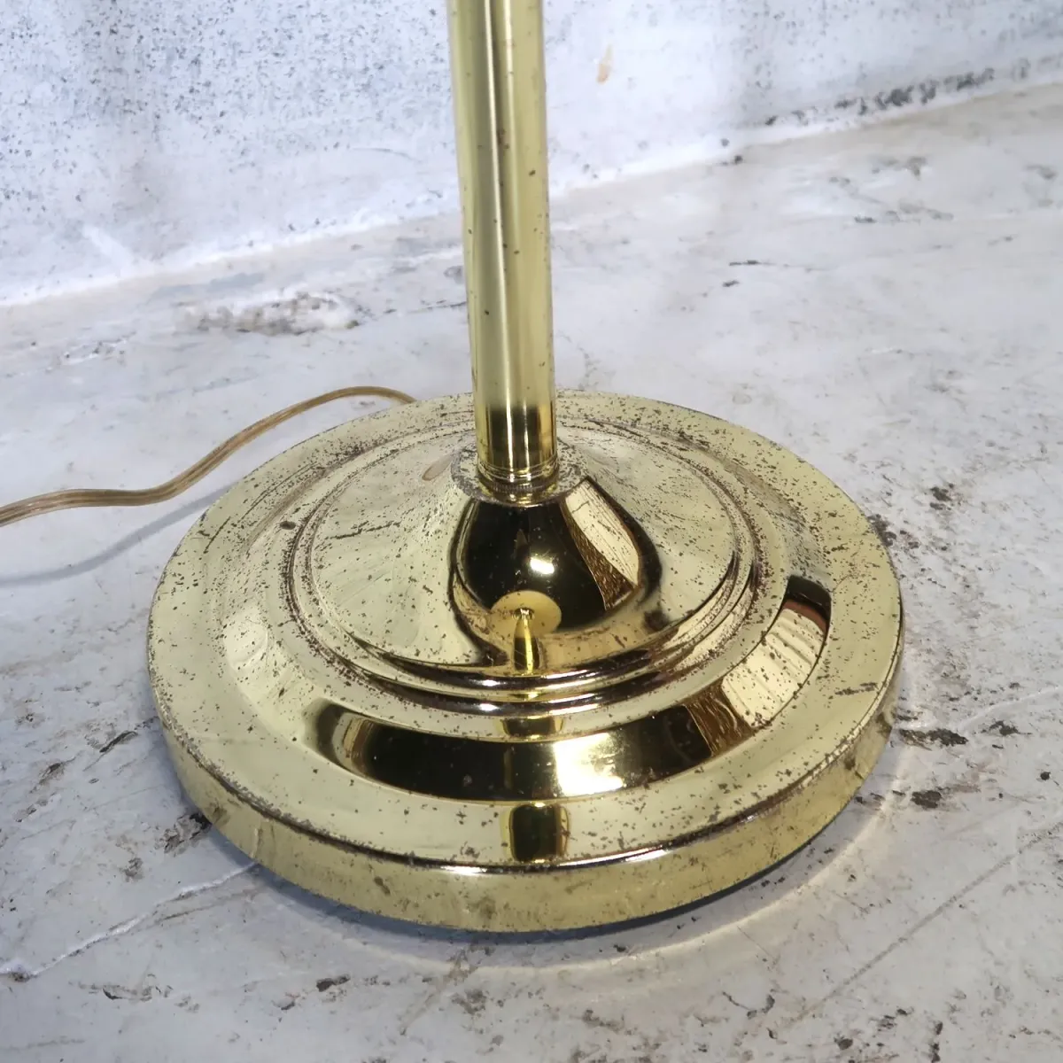 アンティーク ゴールドメタル フロアランプ