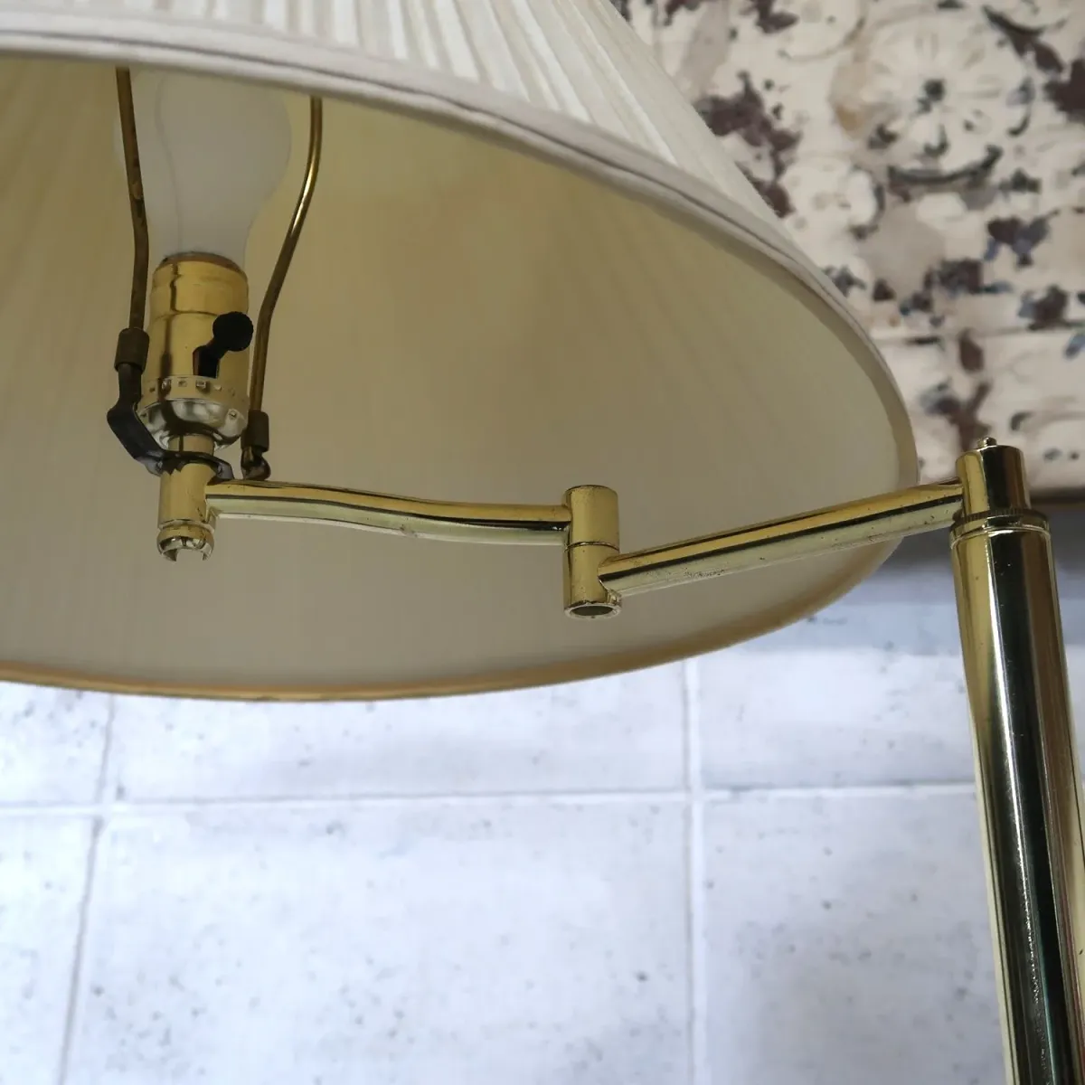 アンティーク ゴールドメタル フロアランプ