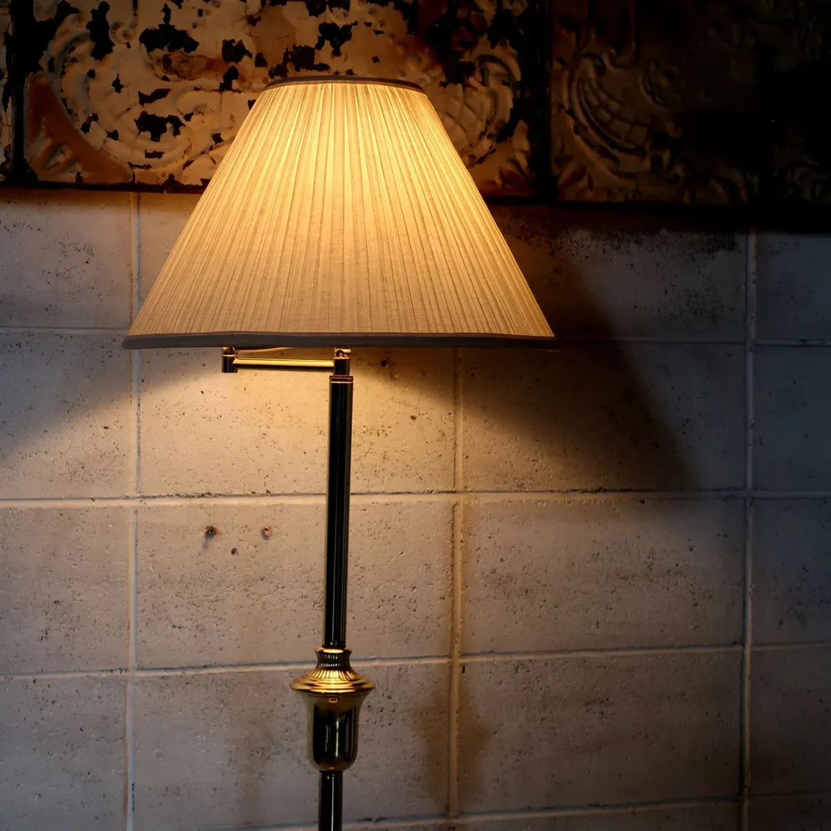 アンティーク ゴールドメタル フロアランプ