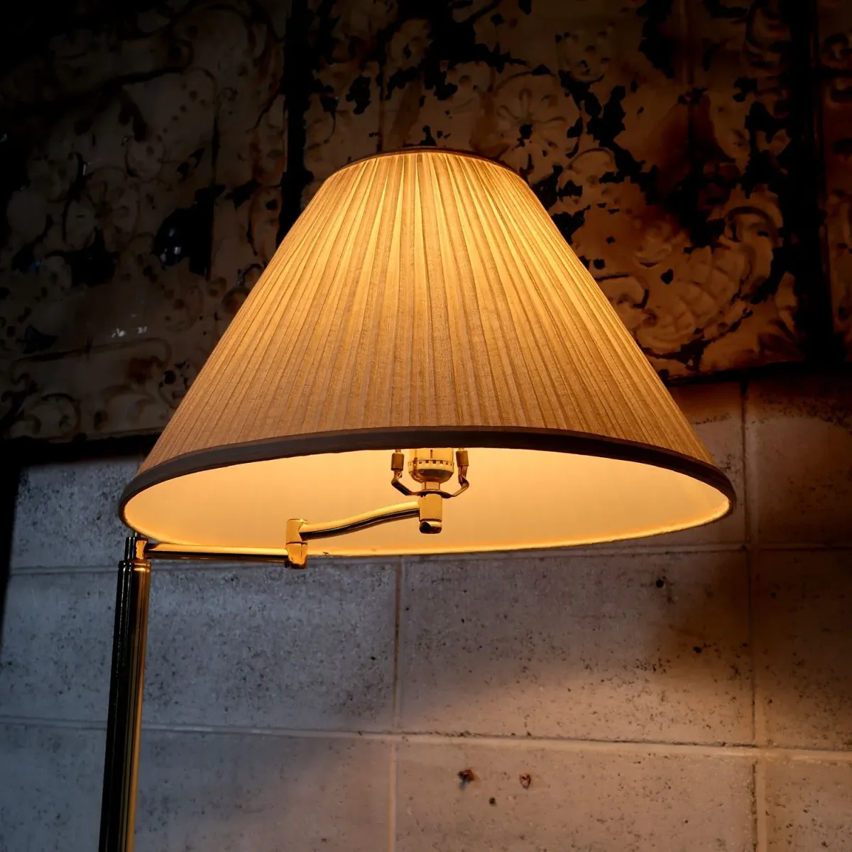 アンティーク ゴールドメタル フロアランプ