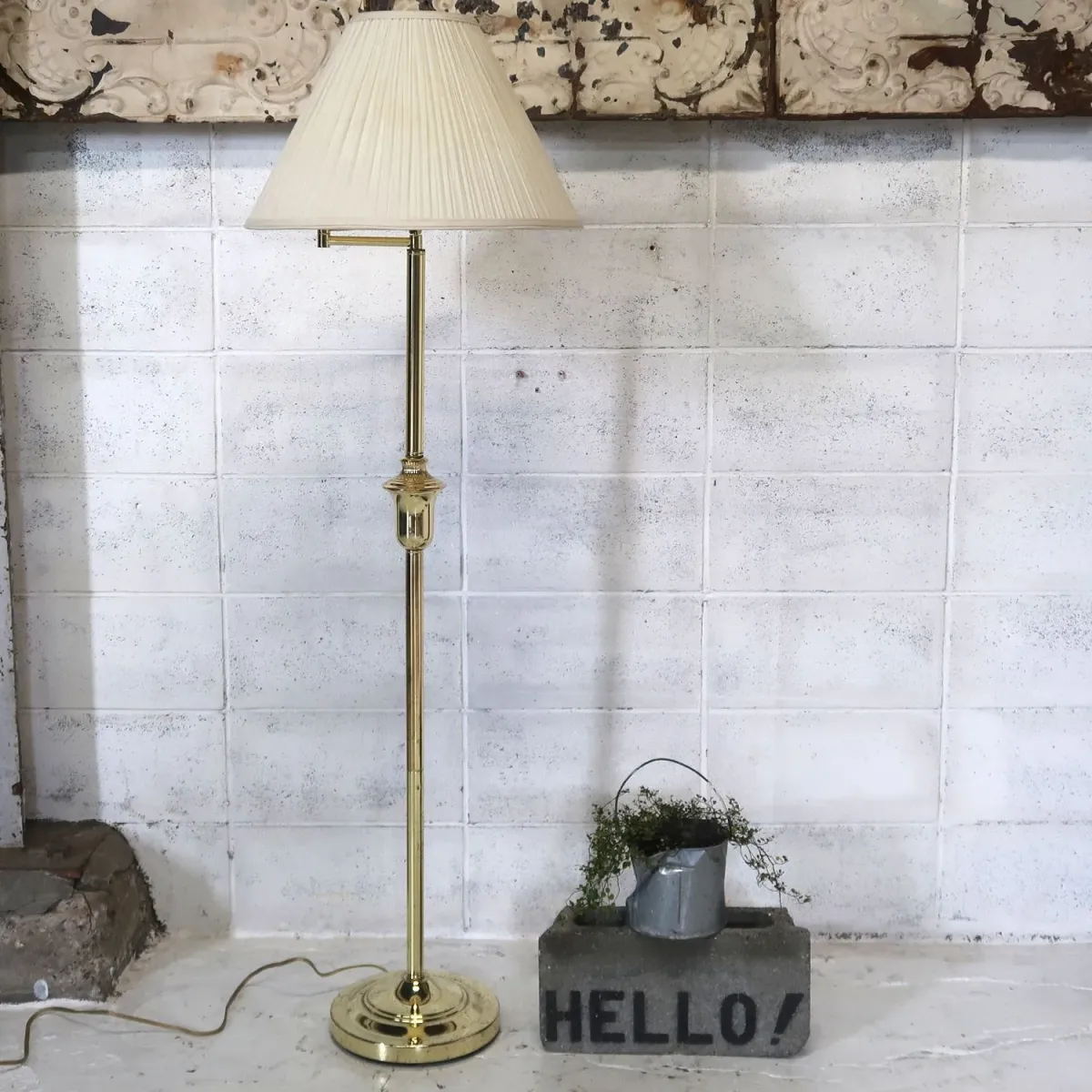 アンティーク ゴールドメタル フロアランプ