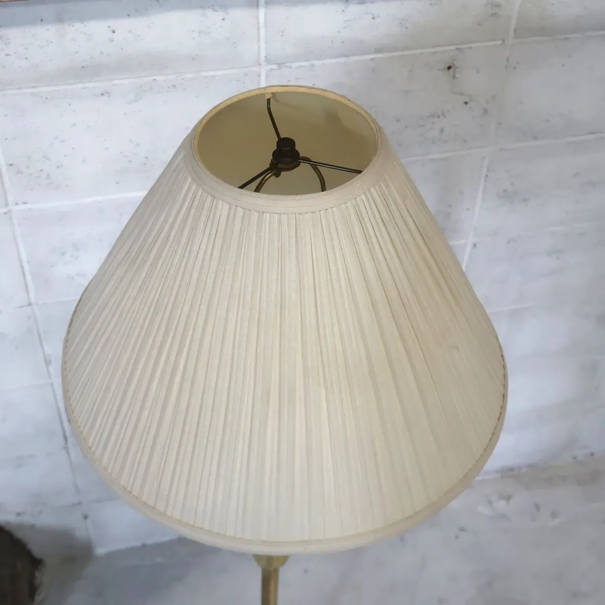 アンティーク ゴールドメタル フロアランプ