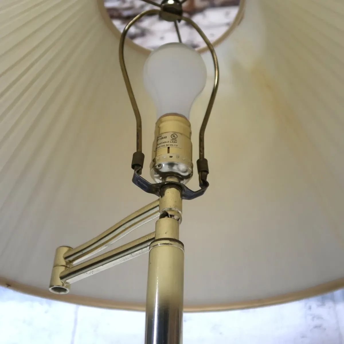 アンティーク ゴールドメタル フロアランプ