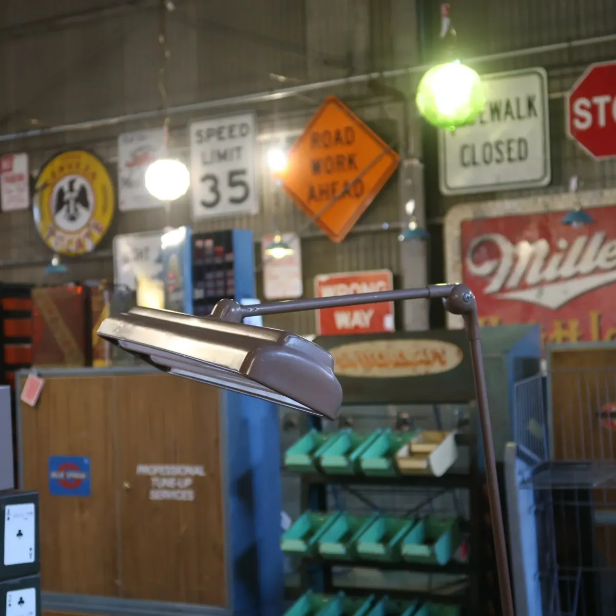 Swivelier ビンテージ インダストリアル マシンランプ