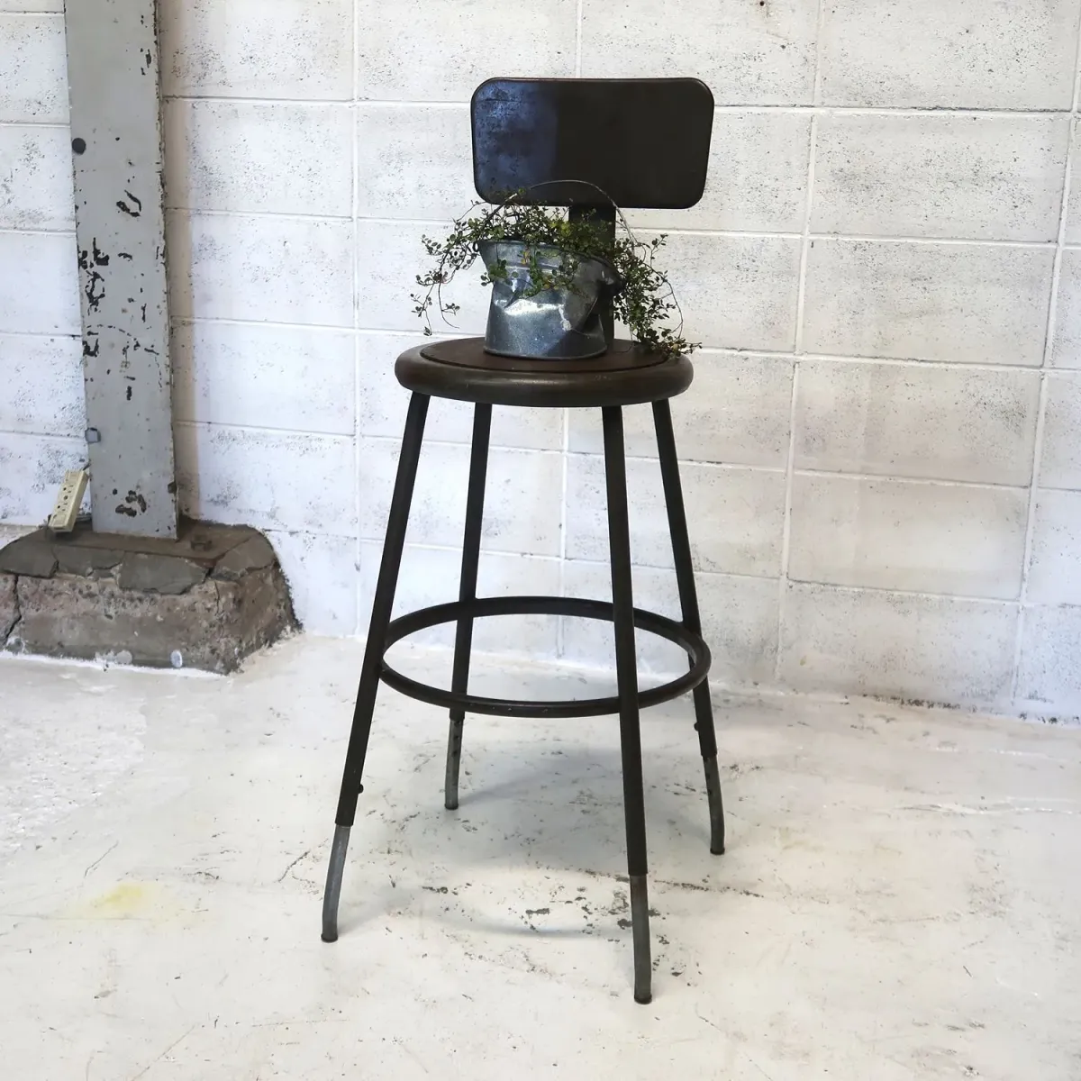 ビンテージ インダストリアル メタルスツール