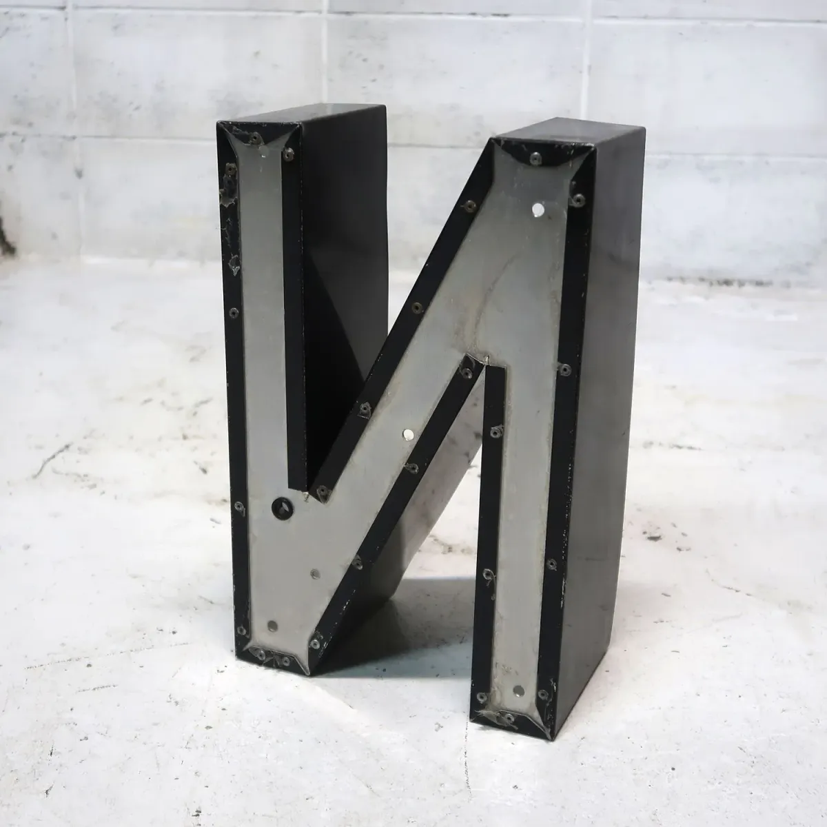 ビンテージ レターサイン N