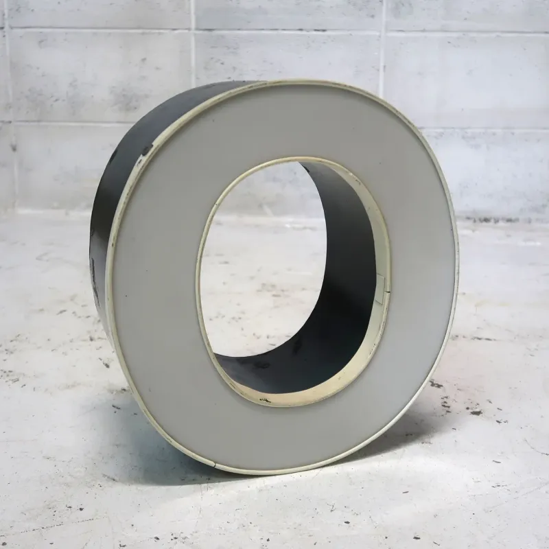 ビンテージ レターサイン O