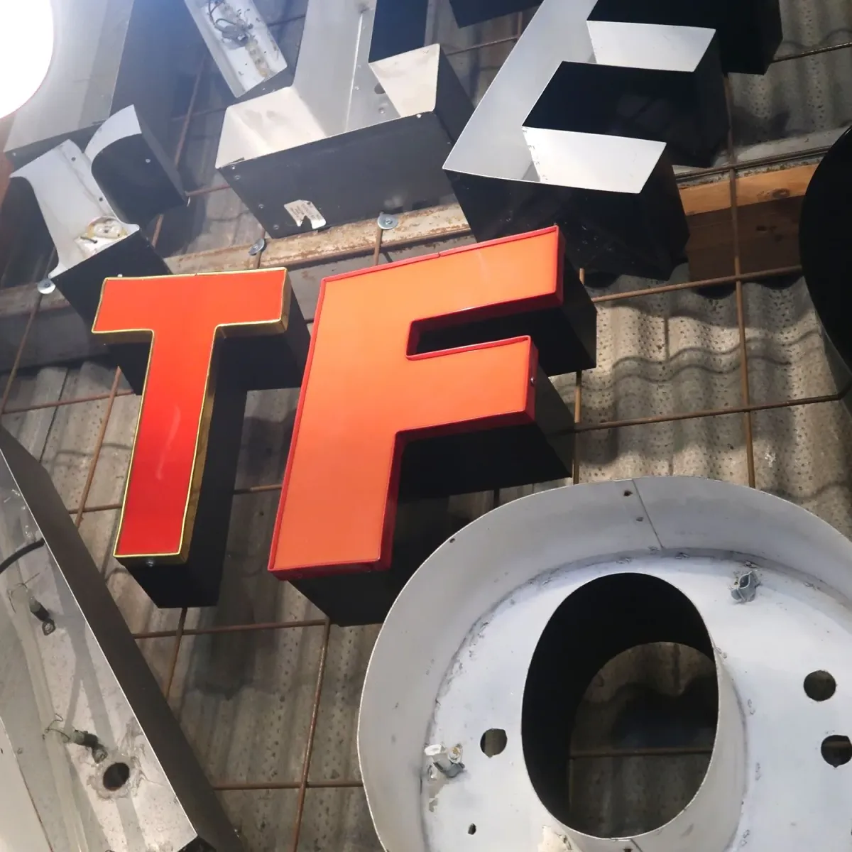 ビンテージ レターサイン F