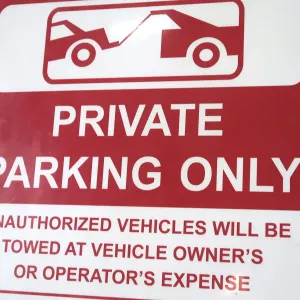 ロードサイン PRIVATE PARKING ONLY