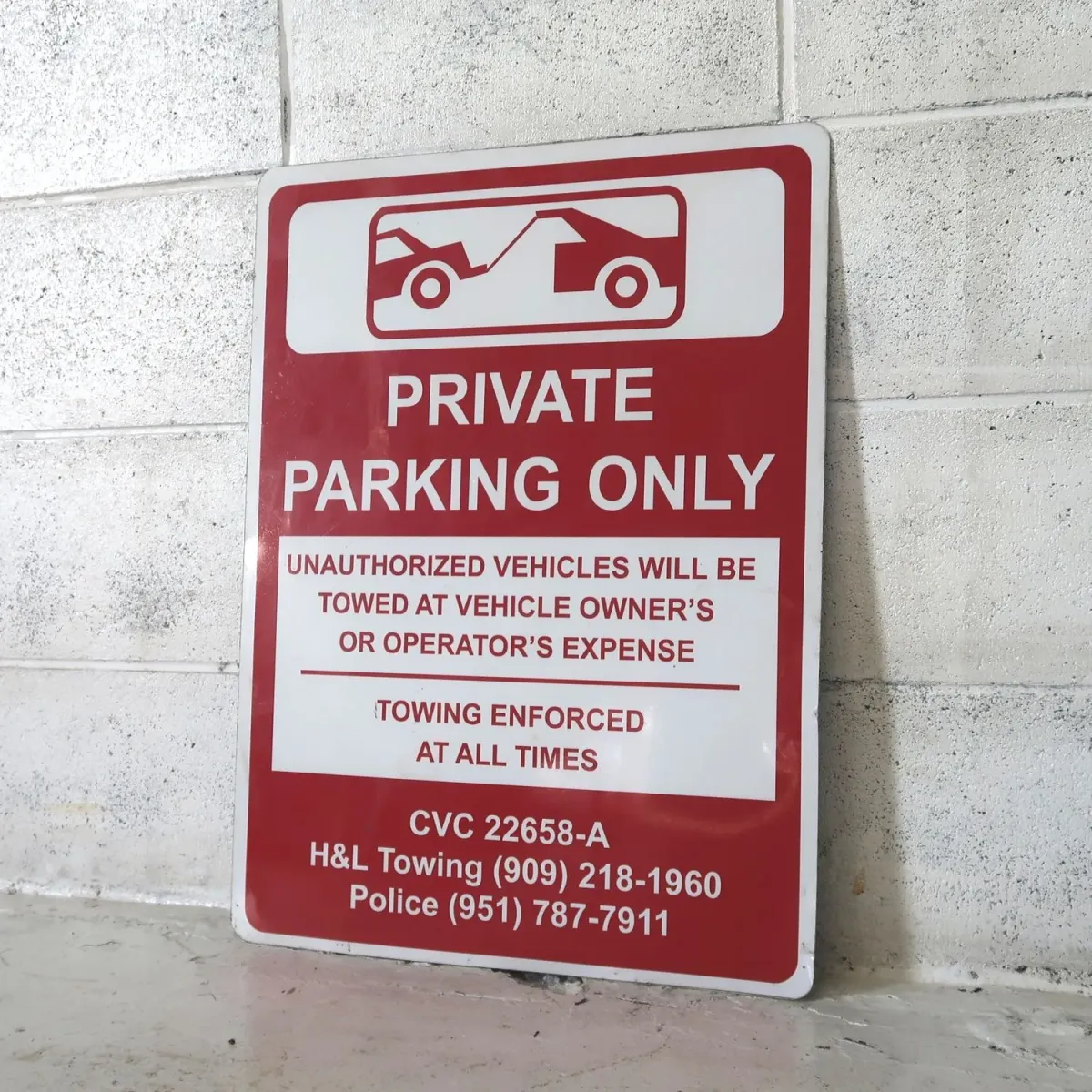 ロードサイン PRIVATE PARKING ONLY