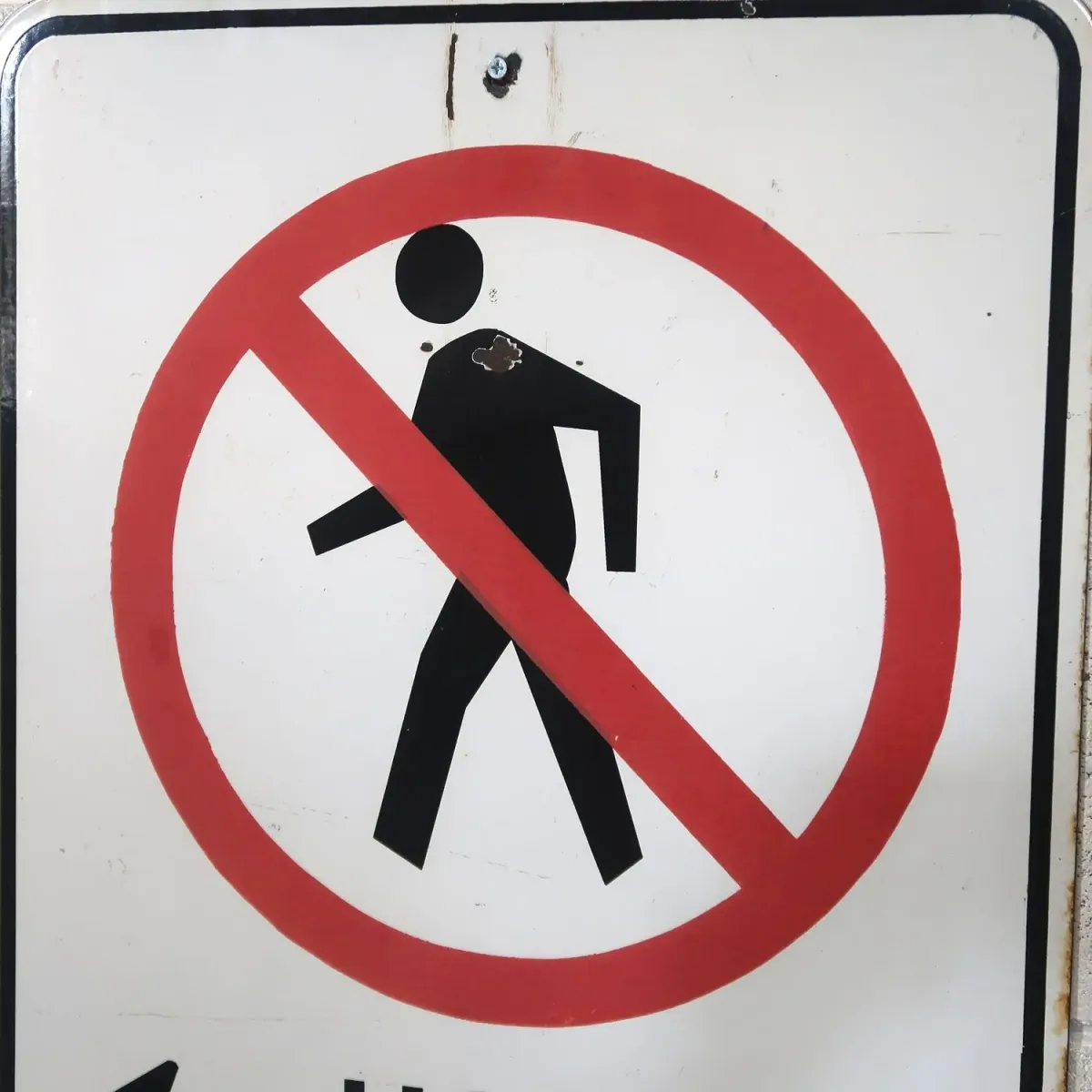 USE CROSSWALK ロードサイン ホーロー