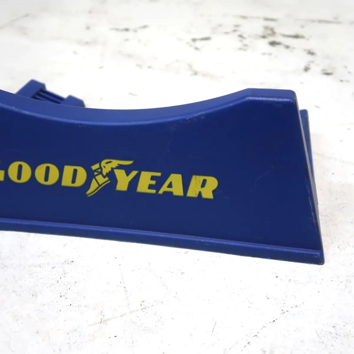 GOOD YEAR タイヤディスプレイラック