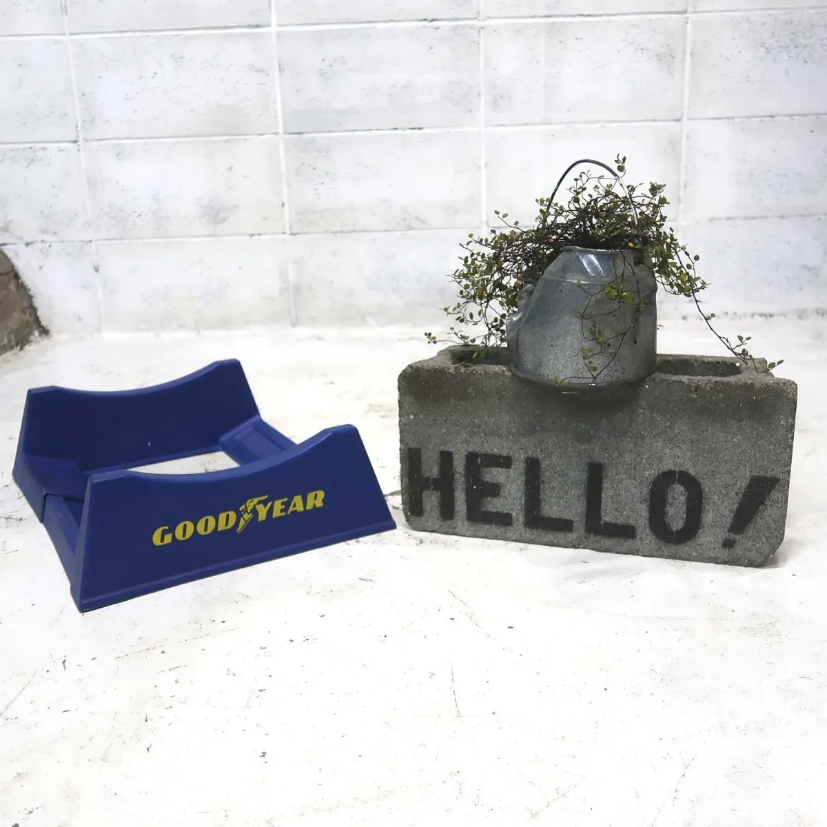 GOOD YEAR タイヤディスプレイラック