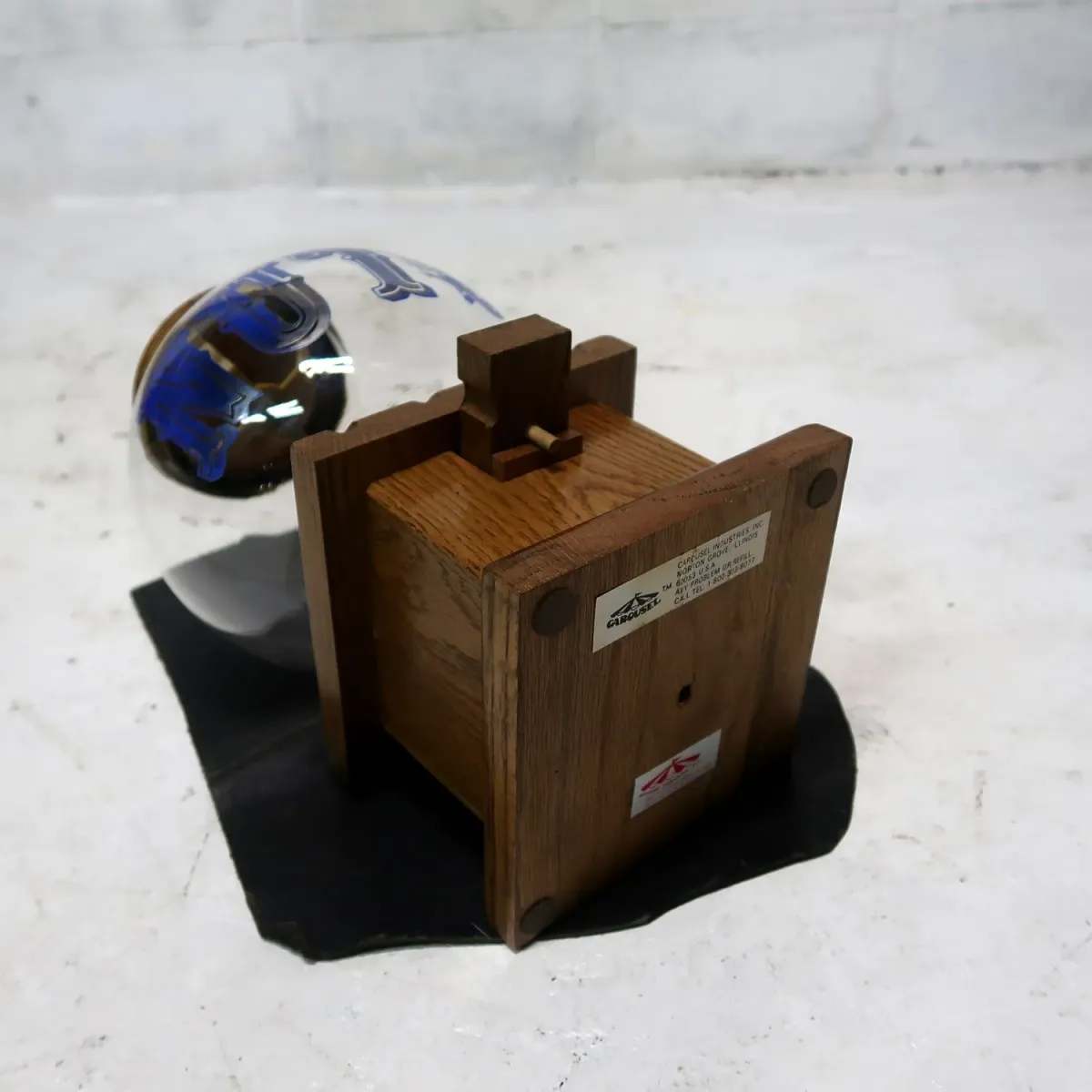 CAROUSEL INDUSTRIES, INC. ビンテージ ナッツマシン