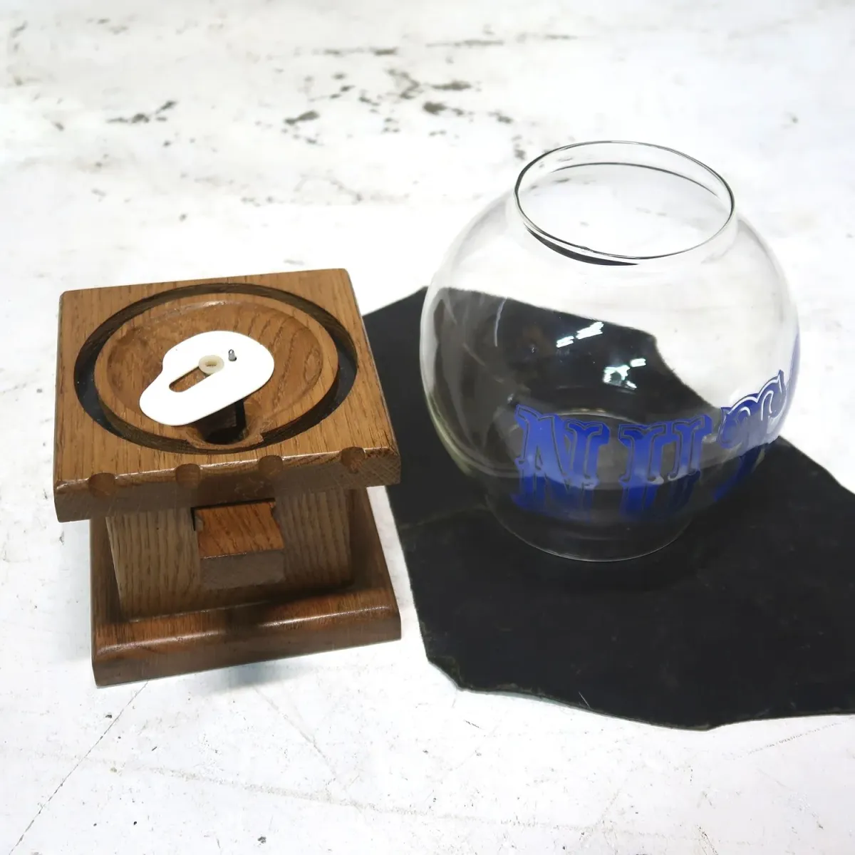 CAROUSEL INDUSTRIES, INC. ビンテージ ナッツマシン