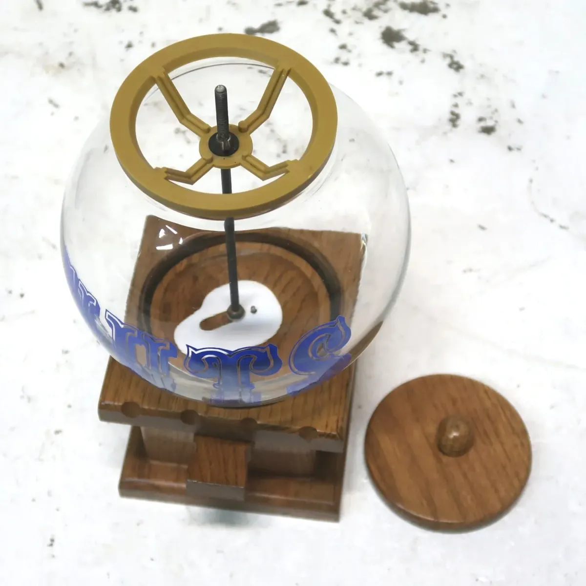 CAROUSEL INDUSTRIES, INC. ビンテージ ナッツマシン