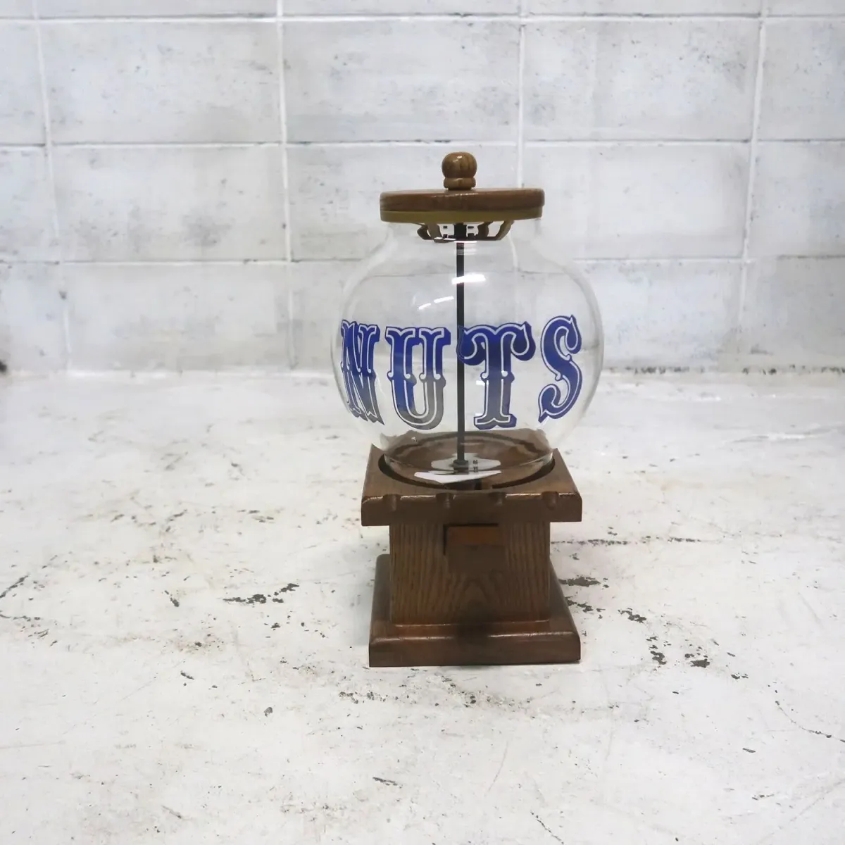 CAROUSEL INDUSTRIES, INC. ビンテージ ナッツマシン