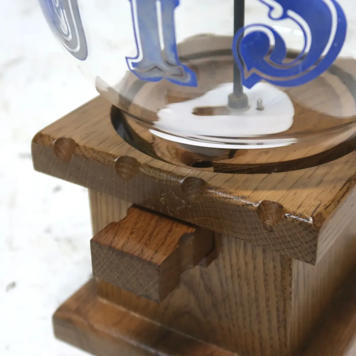 CAROUSEL INDUSTRIES, INC. ビンテージ ナッツマシン