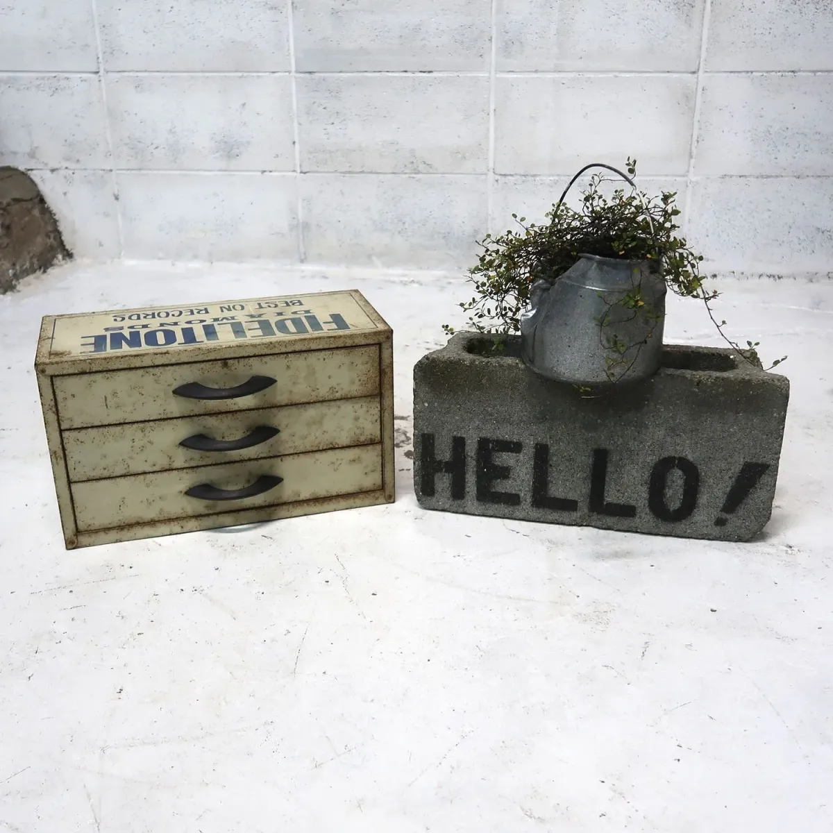 FIDELITONE ビンテージ メタルキャビネット