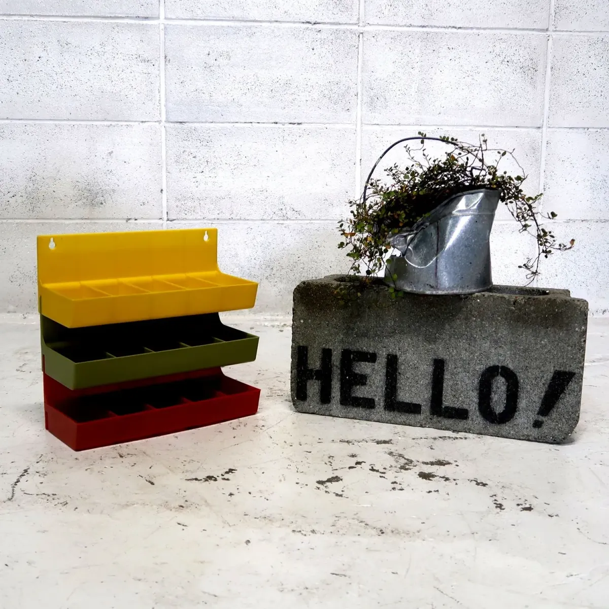 UNIPLASTIC社 ビンテージ ウォールラック