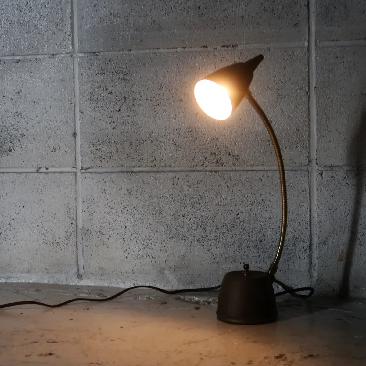 EAGLE ビンテージ ポータブル デスクランプ グースネック