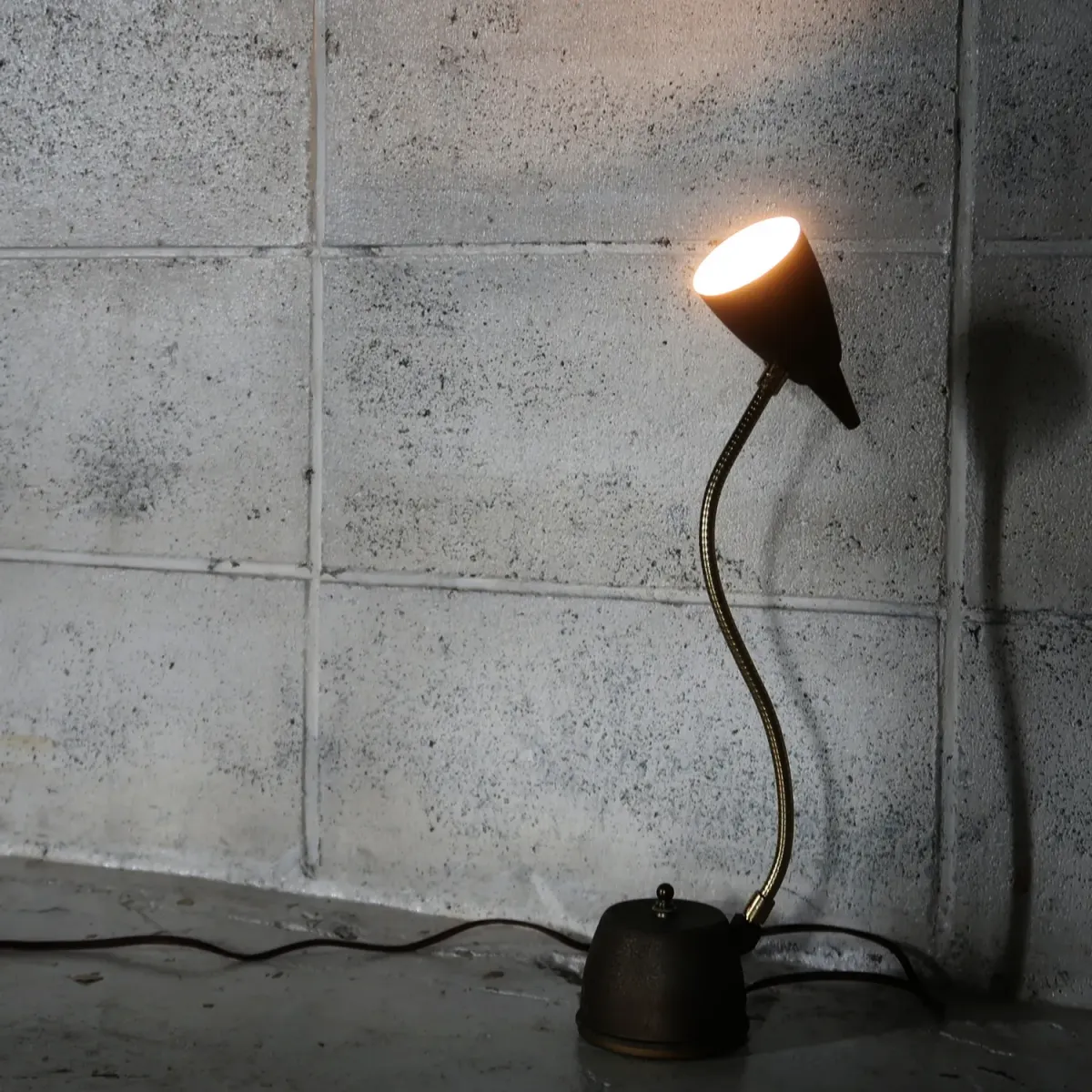 EAGLE ビンテージ ポータブル デスクランプ グースネック