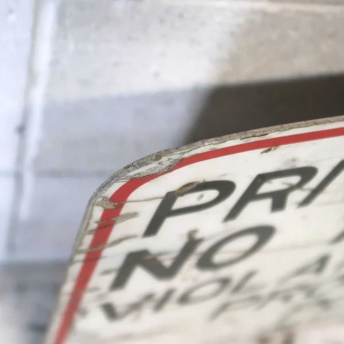 NO TRESPASSING ビンテージ メタルサイン