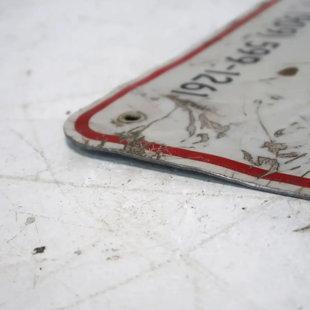 NO TRESPASSING ビンテージ メタルサイン