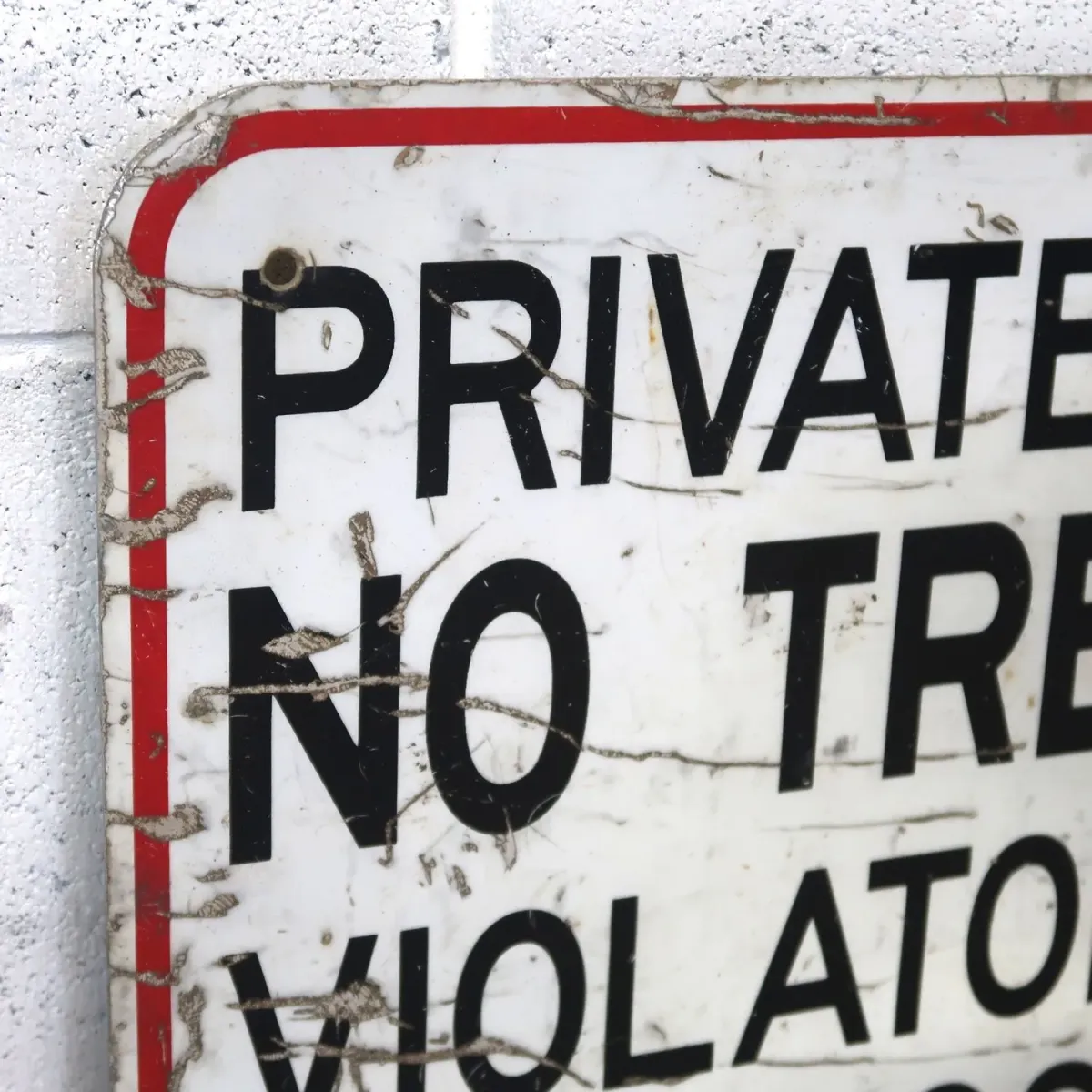 NO TRESPASSING ビンテージ メタルサイン