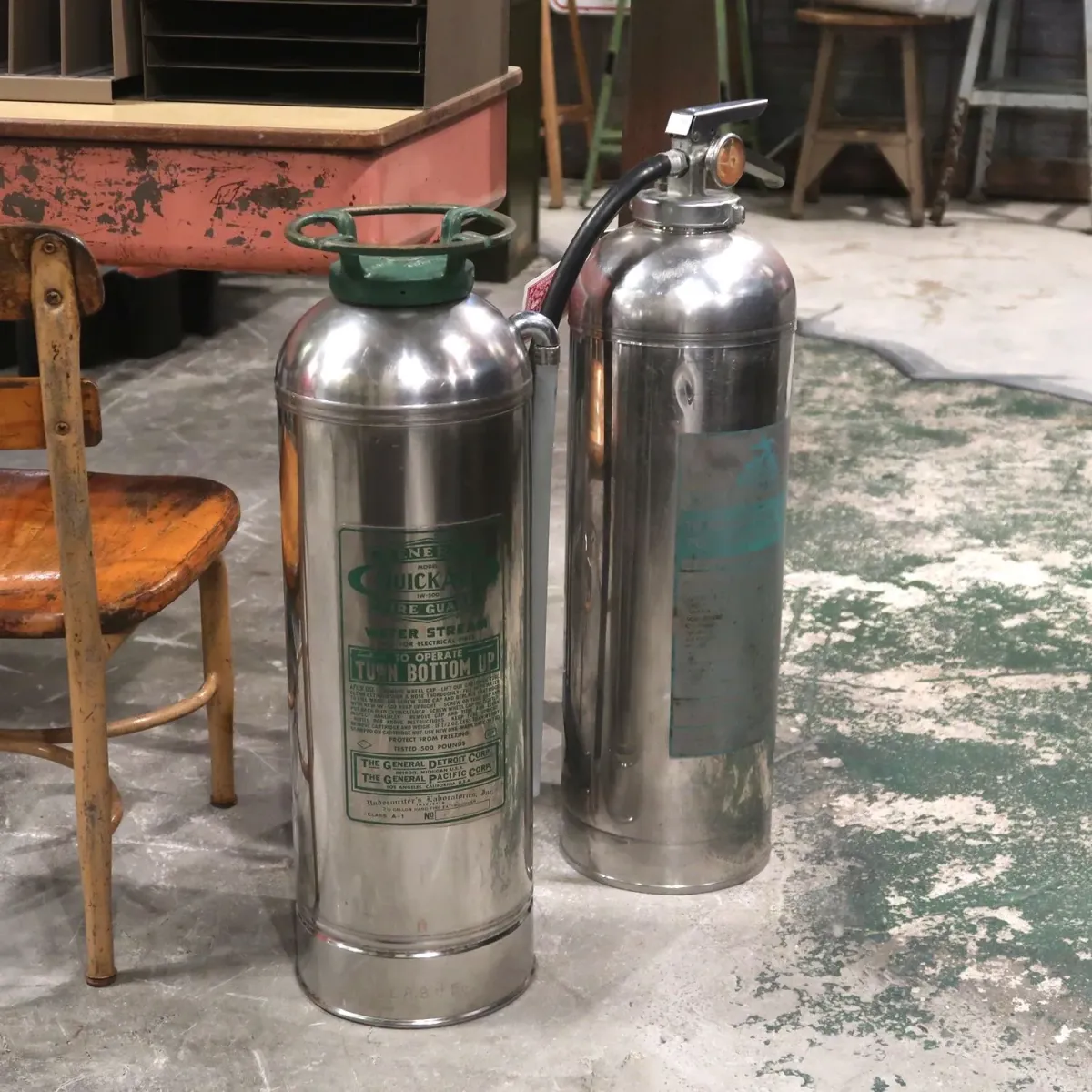 ビンテージ 消火器 クロムメッキ