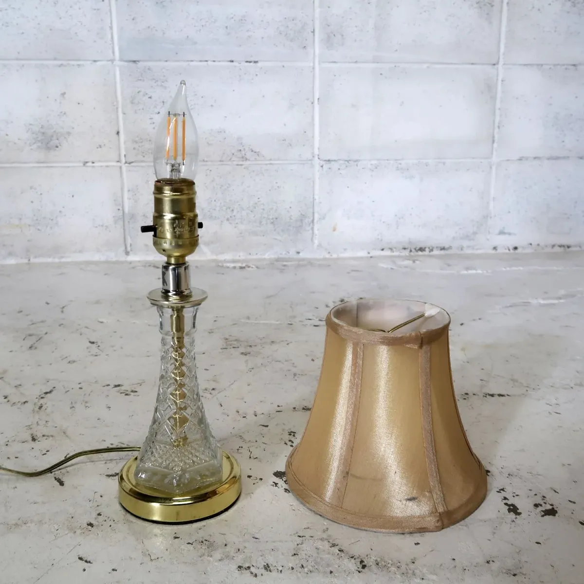 アンティーク ガラスベース テーブルランプ