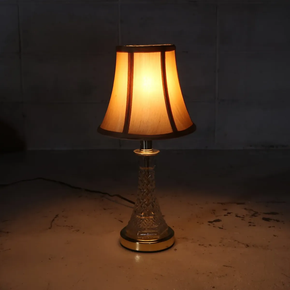 アンティーク ガラスベース テーブルランプ