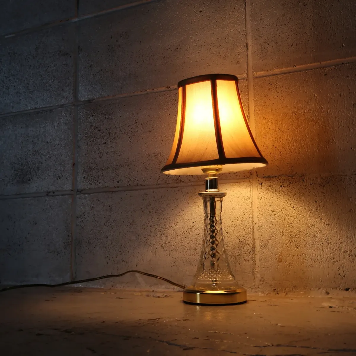 アンティーク ガラスベース テーブルランプ