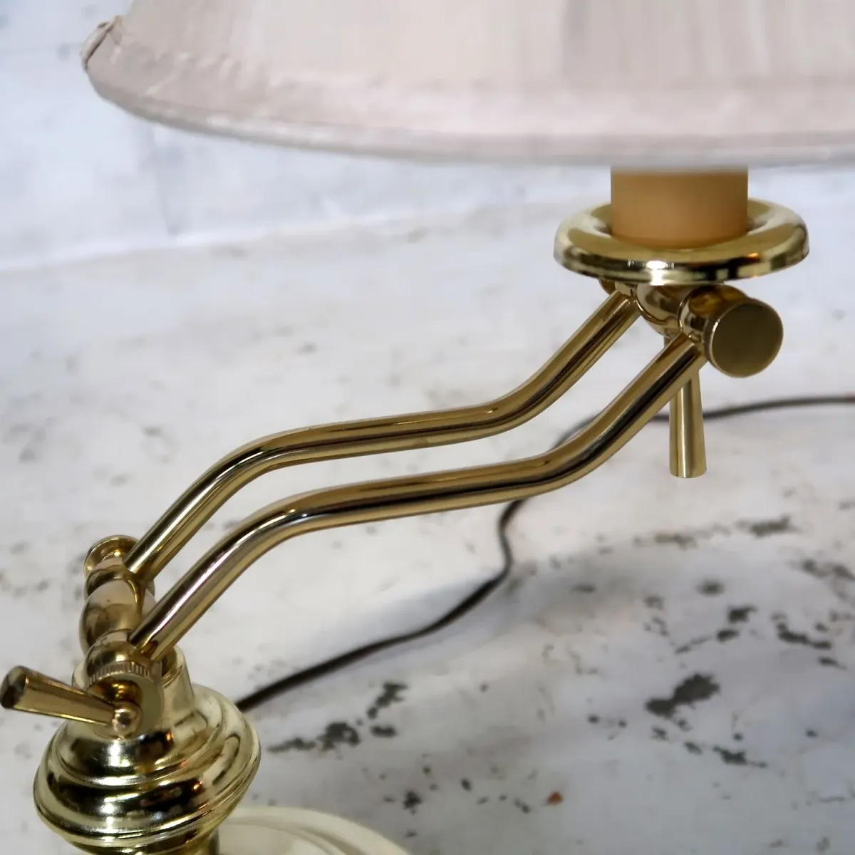 ゴールドメタル テーブルランプ