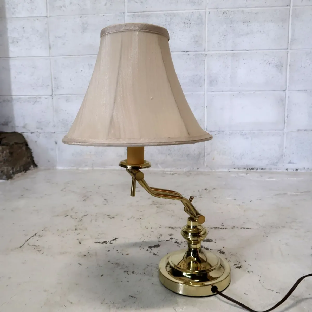 ゴールドメタル テーブルランプ