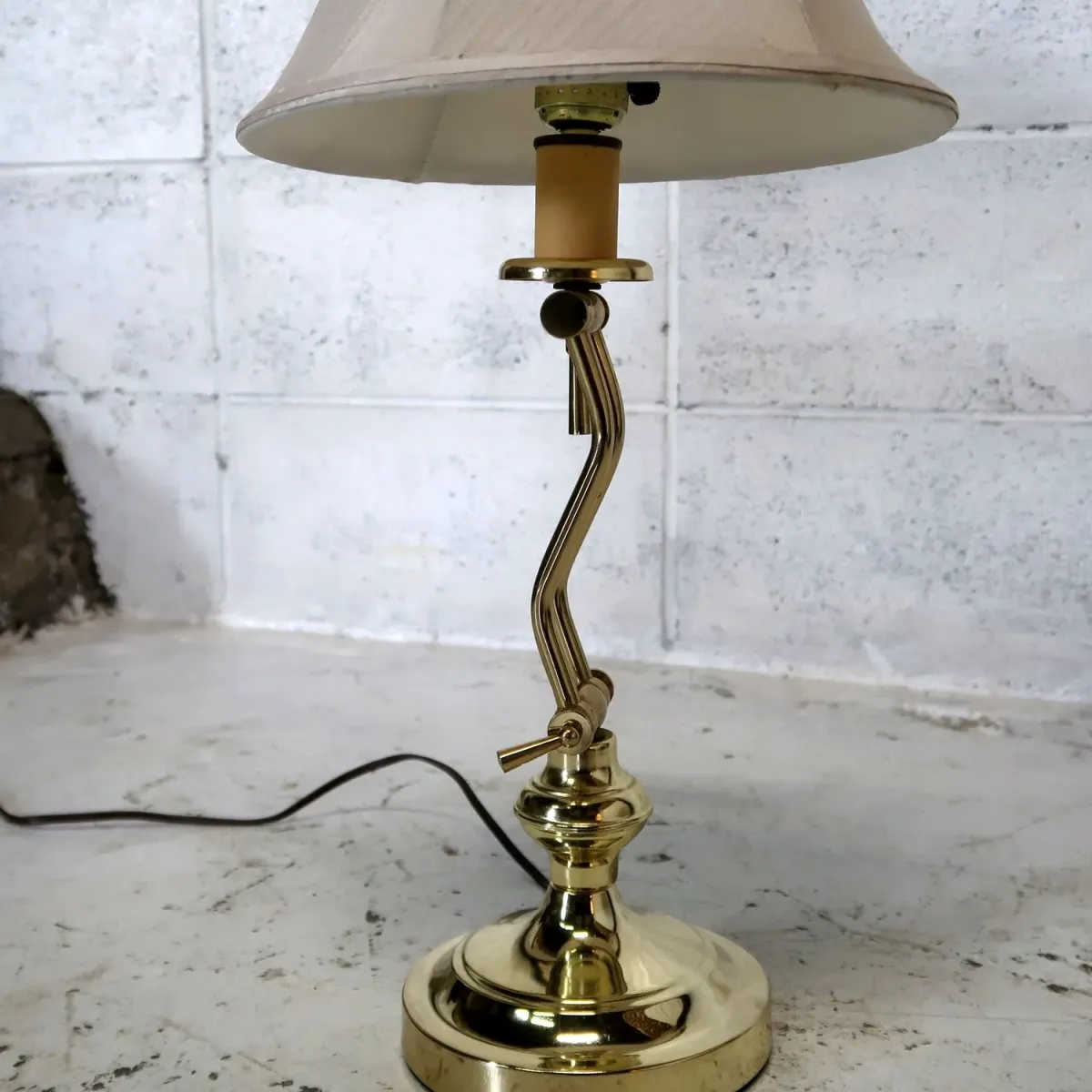 ゴールドメタル テーブルランプ