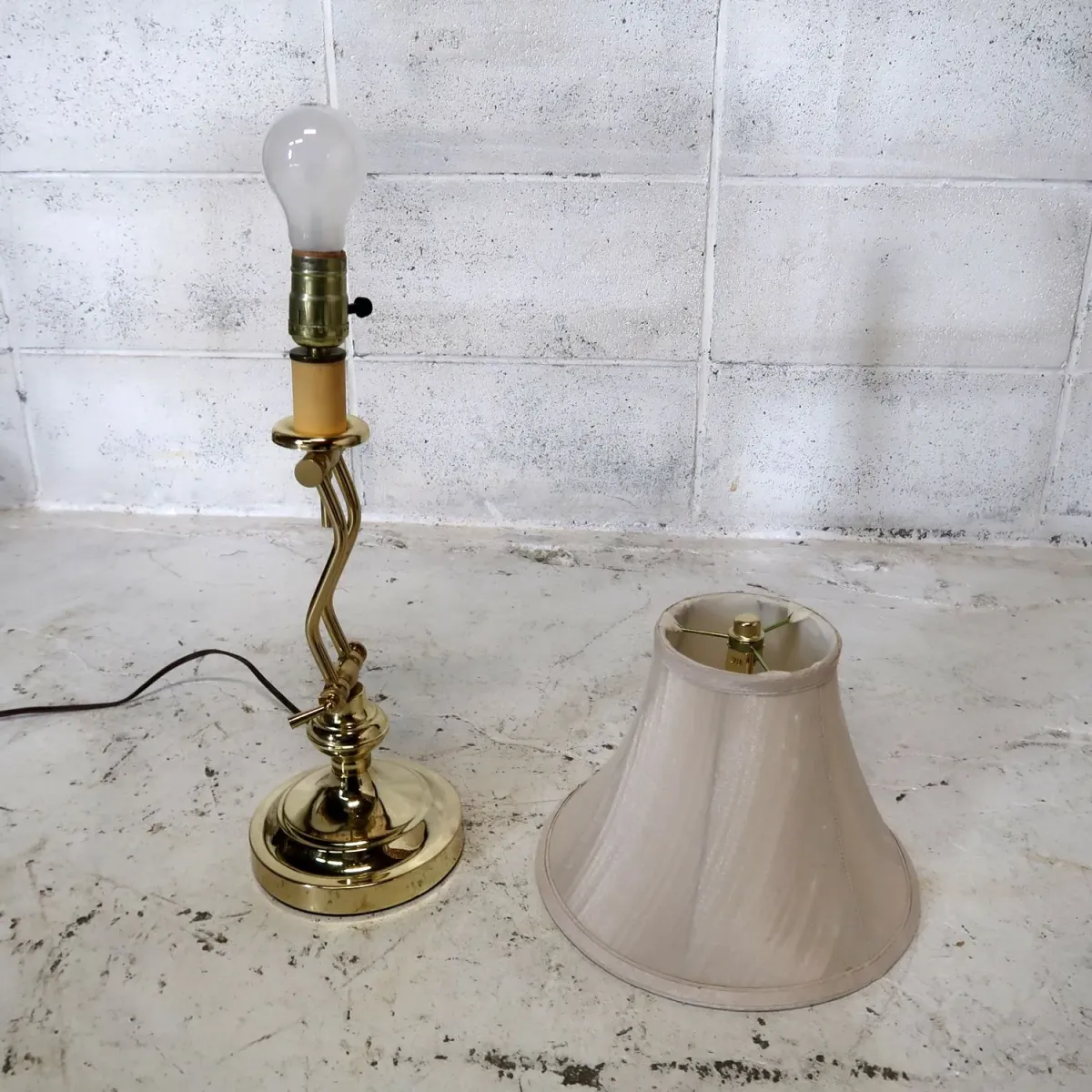 ゴールドメタル テーブルランプ