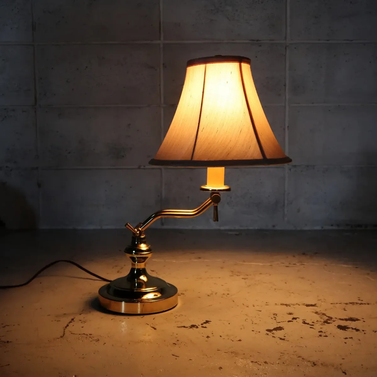 ゴールドメタル テーブルランプ