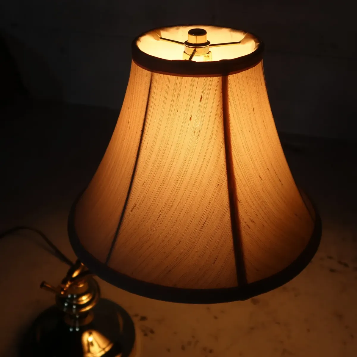 ゴールドメタル テーブルランプ