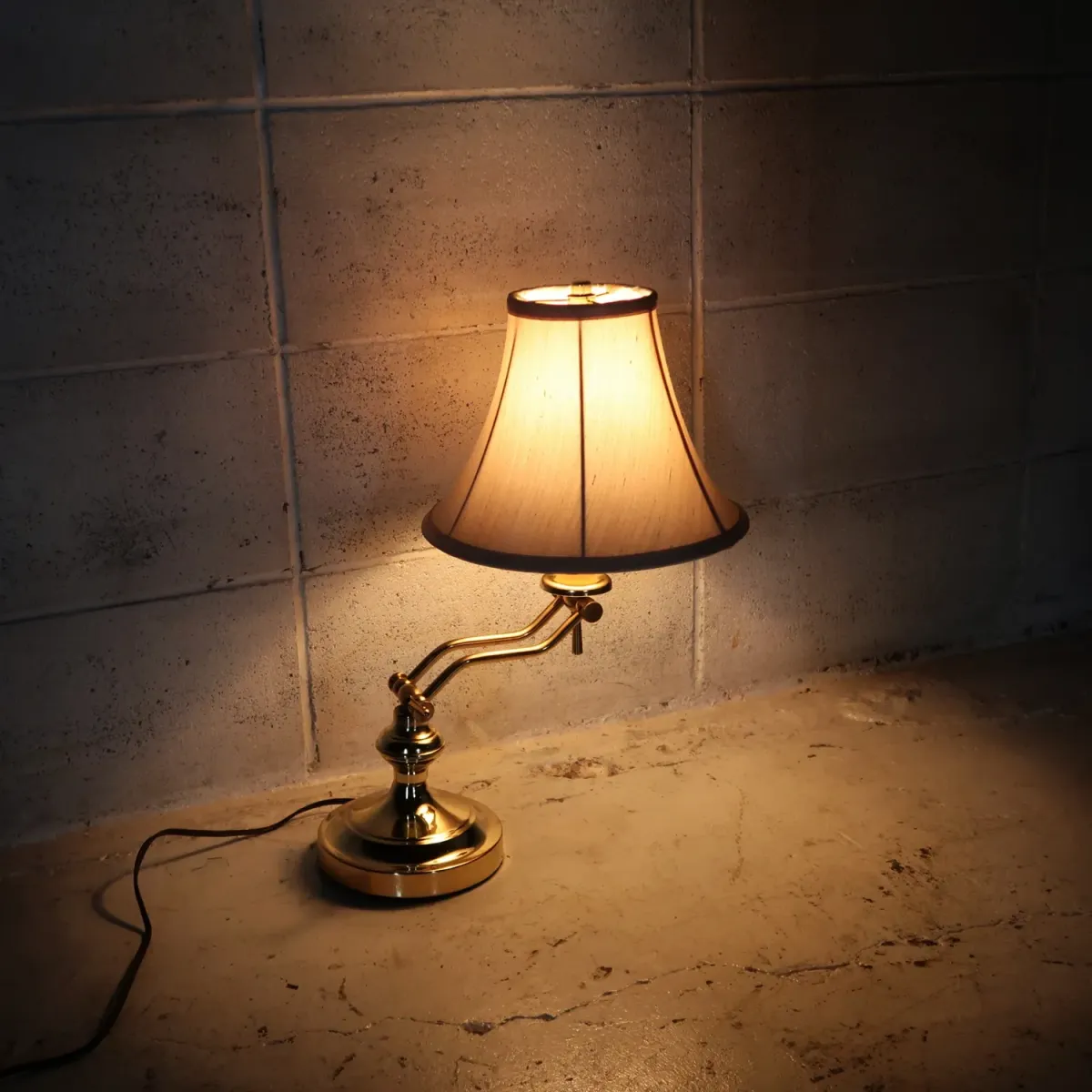 ゴールドメタル テーブルランプ