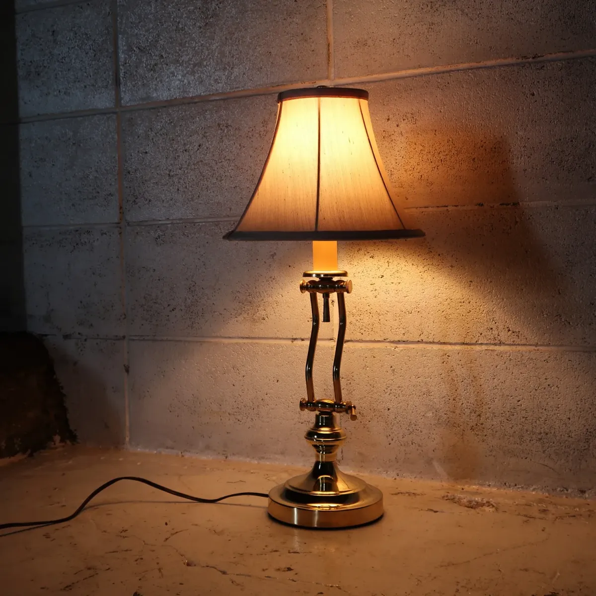 ゴールドメタル テーブルランプ