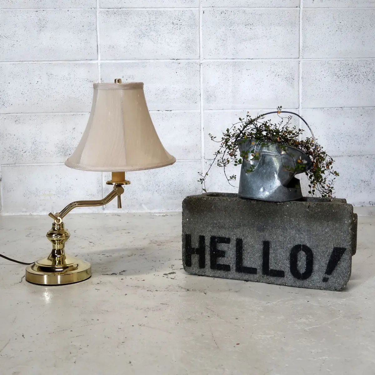 ゴールドメタル テーブルランプ