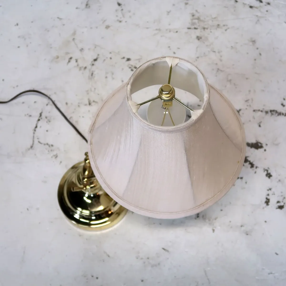 ゴールドメタル テーブルランプ