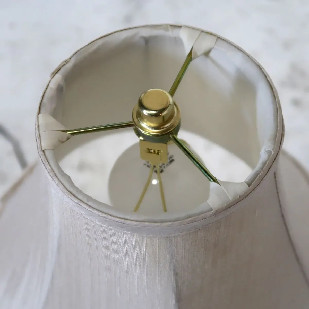 ゴールドメタル テーブルランプ